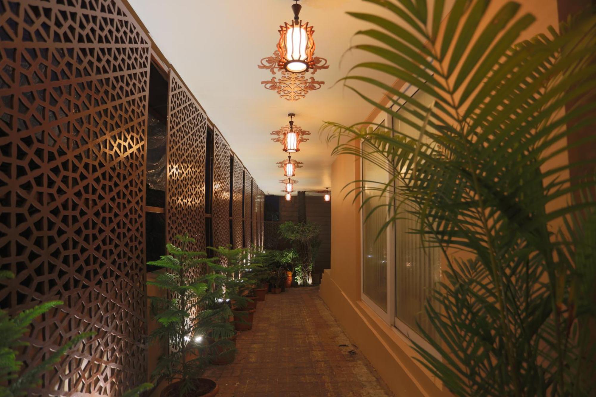 Sinon Baga Retreat Hotel Exterior photo