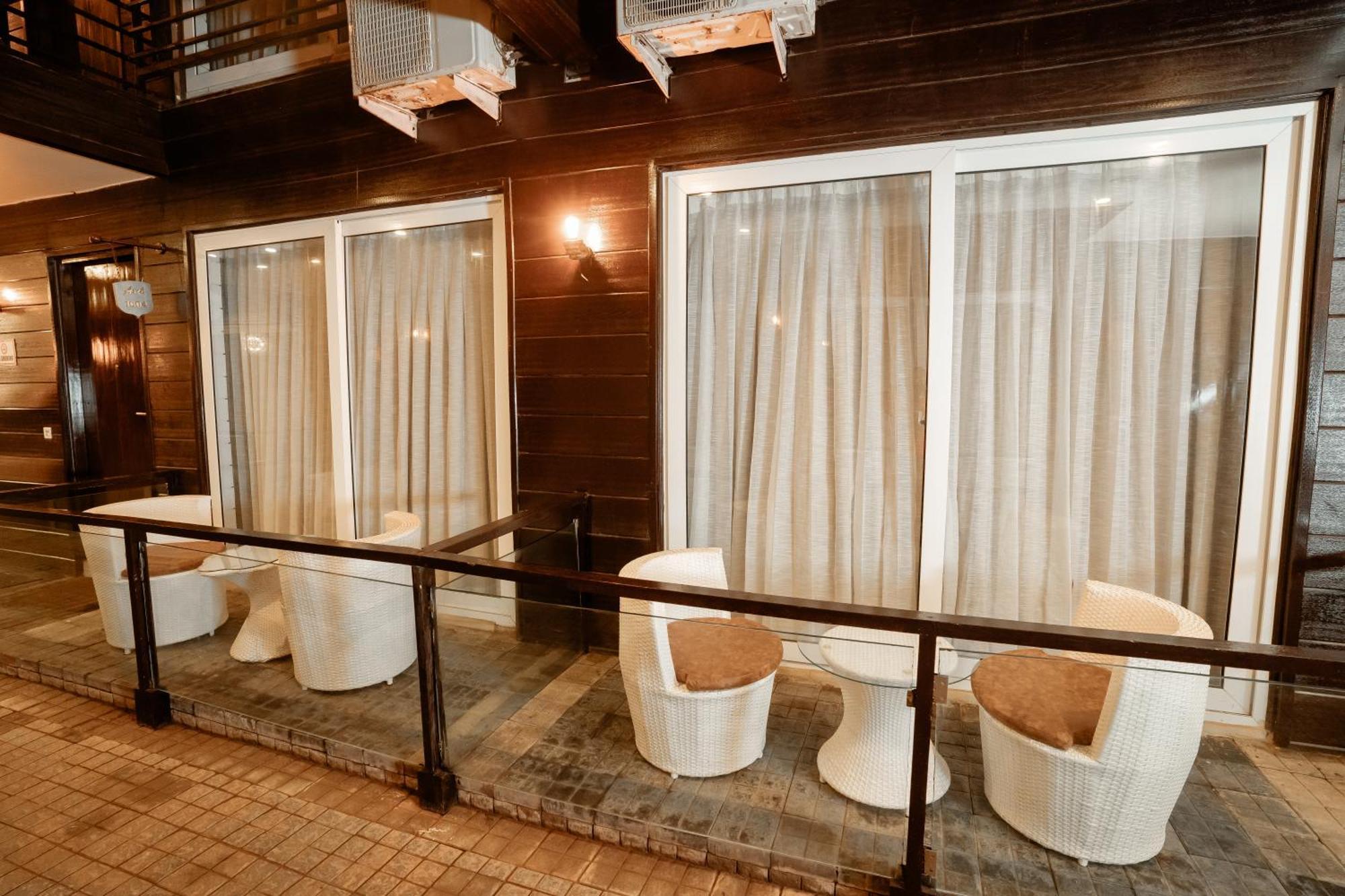 Sinon Baga Retreat Hotel Exterior photo