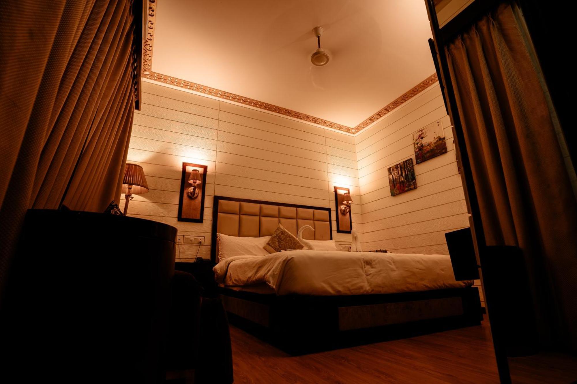 Sinon Baga Retreat Hotel Exterior photo